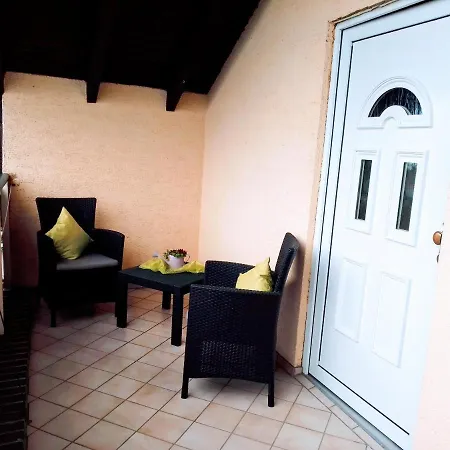 Haus Heidrun Apartment Dolgesheim Exterior photo